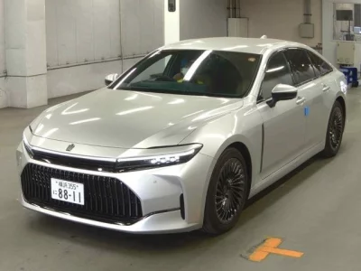 Toyota CROWN  с аукциона в Японии