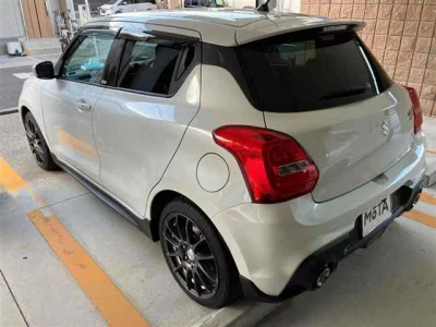 Suzuki SWIFT  с аукциона в Японии
