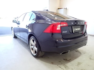 Volvo S60  с аукциона в Японии