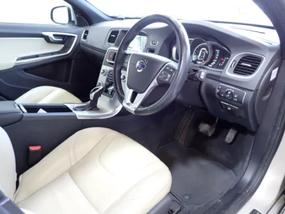 Volvo V60  с аукциона в Японии