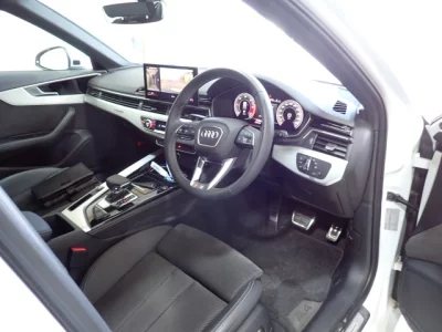 Audi A4  с аукциона в Японии