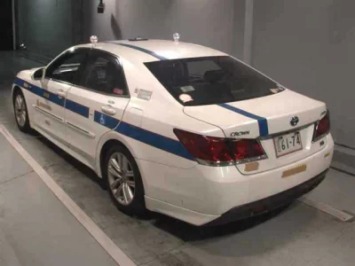 Toyota CROWN  с аукциона в Японии