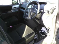 Toyota VOXY лот № 174 оценка 3  с аукциона в Японии 2