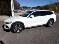 Volvo V60 лот № 33515 оценка 4.5  с аукциона в Японии 5