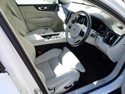 Volvo V60  с аукциона в Японии