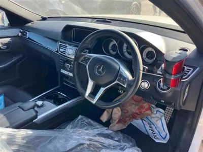 Mercedes-Benz E CLASS  с аукциона в Японии