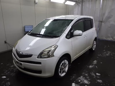 Toyota RACTIS  с аукциона в Японии