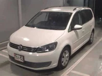 Volkswagen GOLF TOURAN лот № 9051 оценка 3.5  с аукциона в Японии 3