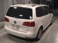 Volkswagen GOLF TOURAN лот № 9051 оценка 3.5  с аукциона в Японии 4