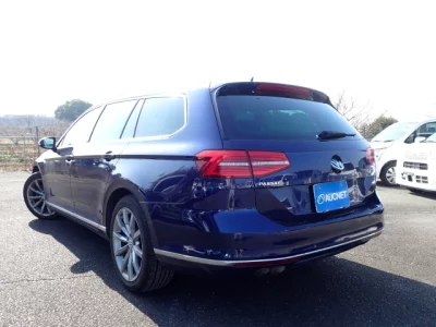 Volkswagen PASSAT VARIANT  с аукциона в Японии