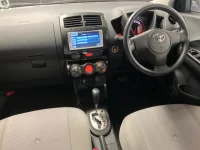 Toyota IST лот № 1069 оценка R  с аукциона в Японии 3