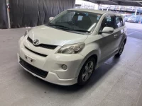 Toyota IST лот № 1069 оценка R  с аукциона в Японии 4