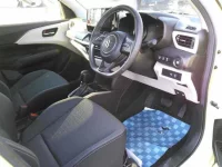 Suzuki SWIFT лот № 9095 оценка 5  с аукциона в Японии 2