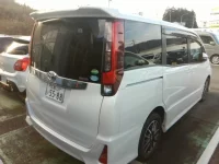 Toyota NOAH лот № 14512 оценка 3.5  с аукциона в Японии 1