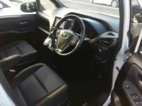 Toyota NOAH лот № 14512 оценка 3.5  с аукциона в Японии 2