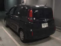 Toyota SIENTA лот № 8114 оценка R  с аукциона в Японии 1