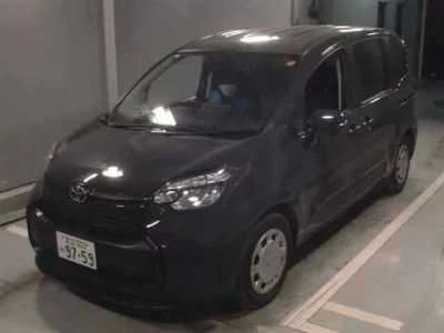 Toyota SIENTA  с аукциона в Японии