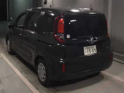 Toyota SIENTA  с аукциона в Японии