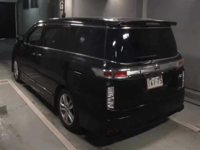 Nissan ELGRAND  с аукциона в Японии