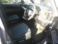 Toyota NOAH лот № 8161 оценка 3.5  с аукциона в Японии 2