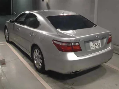 Lexus LS  с аукциона в Японии