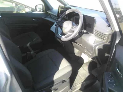 Nissan SERENA  с аукциона в Японии