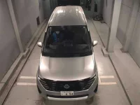 Nissan SERENA лот № 8174 оценка 3.5  с аукциона в Японии 5