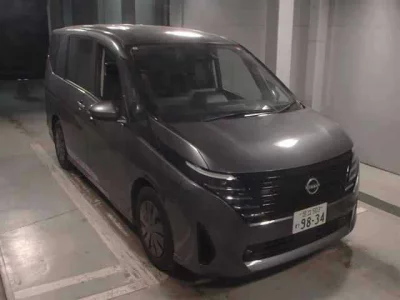 Nissan SERENA  с аукциона в Японии