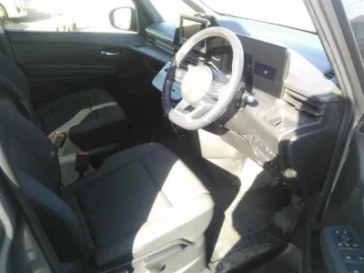 Nissan SERENA  с аукциона в Японии