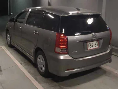 Toyota WISH  с аукциона в Японии