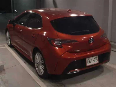 Toyota COROLLA SPORT  с аукциона в Японии