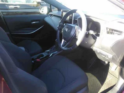 Toyota COROLLA SPORT  с аукциона в Японии