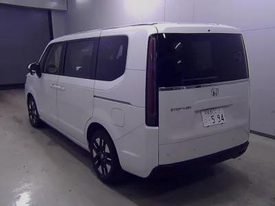Honda STEP WAGON  с аукциона в Японии