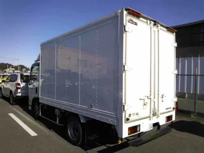 Isuzu ELF  с аукциона в Японии