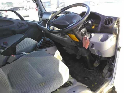 Toyota DYNA  с аукциона в Японии