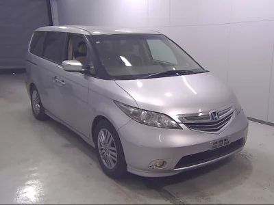 Honda ELYSION  с аукциона в Японии