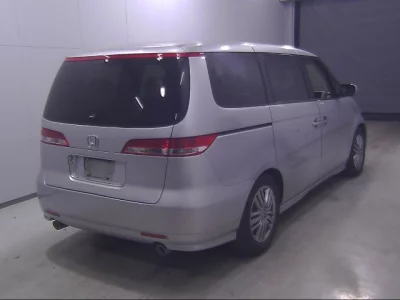 Honda ELYSION  с аукциона в Японии