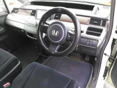 Honda STEP WAGON  с аукциона в Японии