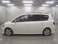 Toyota IPSUM лот № 10002 оценка 4  с аукциона в Японии 3