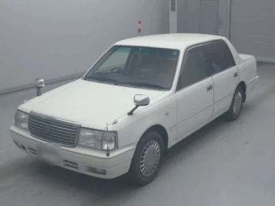Toyota CROWN  с аукциона в Японии