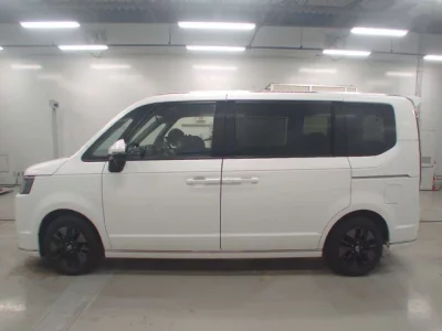 Honda STEP WAGON  с аукциона в Японии