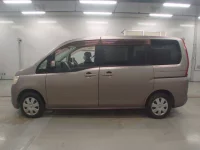 Nissan SERENA лот № 10057 оценка R  с аукциона в Японии 1