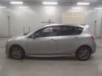 Mazda AXELA лот № 10056 оценка 4  с аукциона в Японии 3