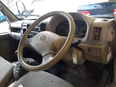 Toyota DYNA  с аукциона в Японии