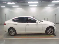 Nissan FUGA лот № 10063 оценка 3.5  с аукциона в Японии 2