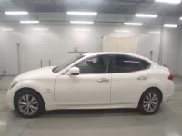 Nissan FUGA лот № 10063 оценка 3.5  с аукциона в Японии 3