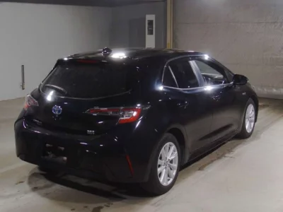 Toyota COROLLA SPORT  с аукциона в Японии