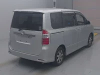 Toyota NOAH лот № 4181 оценка 3  с аукциона в Японии 1