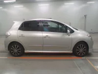 Toyota BLADE лот № 10134 оценка 3.5  с аукциона в Японии 2