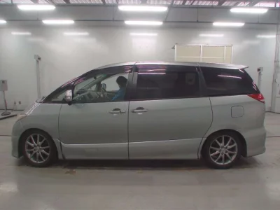 Toyota ESTIMA  с аукциона в Японии